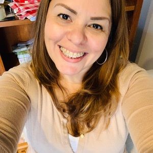 Meet your Posher, Claudia